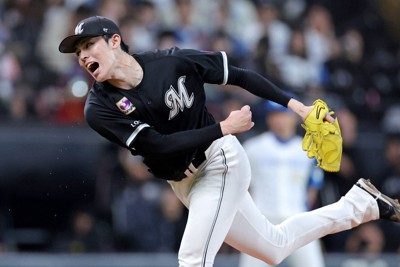 ロッテ・佐々木朗希8回無失点　「大胆に勝負」CS初戦で日ハム圧倒