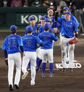 ＤｅＮＡ２連勝でＣＳ第１Ｓ突破　日ハムは雪辱１勝１敗に