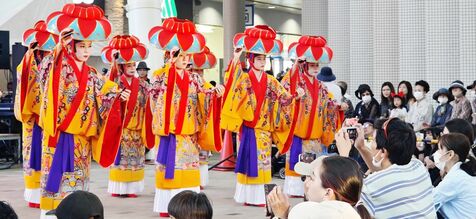 那覇大綱挽まつり開幕　きょう13日は大綱挽や旗頭行列など実施