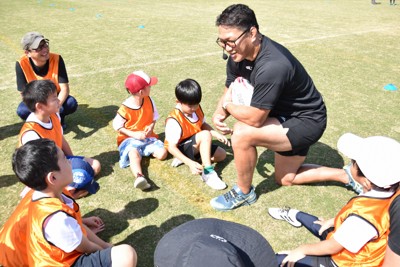 ラグビー体験会で小学生に魅力伝える　SMBCつなげるプロジェクト