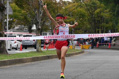 智弁カレッジが優勝　8年連続8回目　高校駅伝・奈良女子