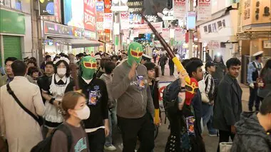 ハロウィンでにぎわう　路上飲酒禁止の渋谷駅周辺