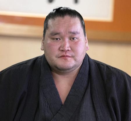 横綱照ノ富士が九州場所休場　２場所連続、両膝痛など