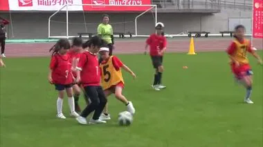 女子サッカーの普及を…岡山市で日本サッカー協会が女性対象のサッカー教室【岡山】