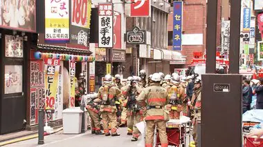 【速報】「地下1階の居酒屋から出火」JR新橋駅近くのビル火災　消火活動のため広い範囲で規制