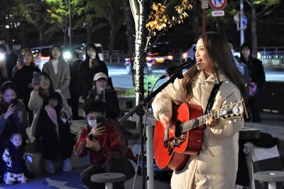 miwaさん、和歌山市でサプライズ路上ライブ　「ヒカリへ」披露