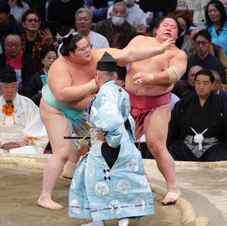 琴桜、豊昇龍が１敗で首位　１２日目、新大関大里は勝ち越し