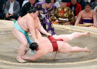 大関陣、琴桜と豊昇龍が１敗守る　大の里５敗目、九州場所１３日目