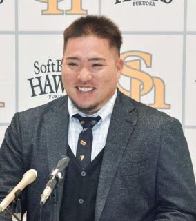 ソフトバンク山川は４億５千万円　打撃２冠、背番号５へ変更