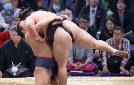 琴桜と豊昇龍が相星決戦へ　大の里６敗目、霧島は負け越し