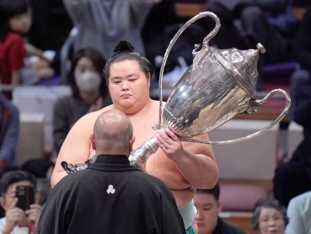 ２７歳の大関琴桜が初優勝　１４勝１敗、相星の豊昇龍下す