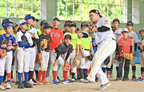 ［プロ野球］山川ら野球の魅力伝授　ソフトバンク６選手　県内で教室