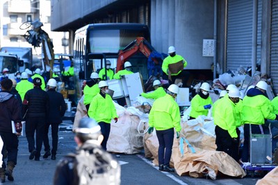 「これからどこで…」野宿者途方　あいりん総合センター強制退去