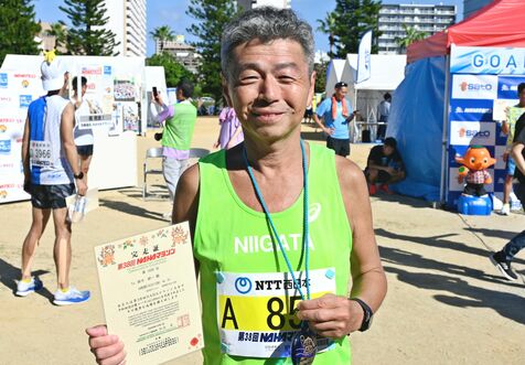 「走っていると、亡き娘が生きていると思える」　4週連続でフルマラソン完走の66歳、28年間で計223回に