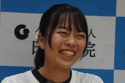 呉清源杯優勝の上野女流立葵杯「新鮮な気持ちで打てた」　一問一答