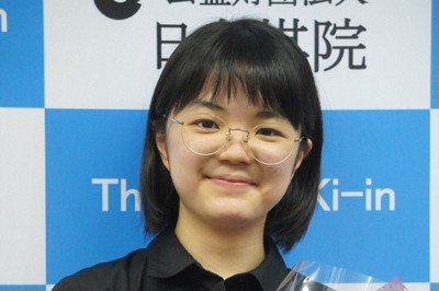 仲邑菫三段、韓国女流棋聖戦でタイトル初獲得まであと1勝