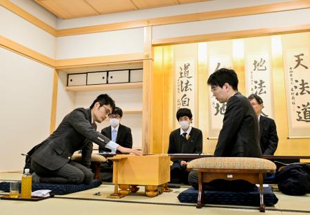 新関西将棋会館で初の公式戦　Ａ級順位戦や女流棋戦