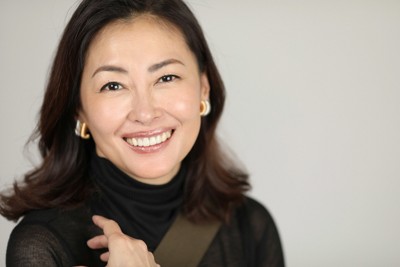 世界中の誰よりきっと、Love Letter…中山美穂さん、54年の歩み