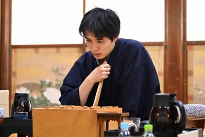 将棋・佐々木勇気八段が指宿観光大使に　名刺は「砂むし温泉中」