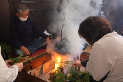 ふるさと納税で「燻蒸体験」　静岡・御殿場の秩父宮記念公園