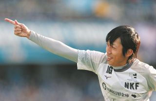 中村憲剛、遊び心と華麗なスルーパス満載の引退試合　川崎一筋「みなさんに育ててもらった」