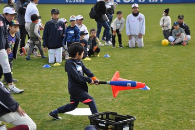 野球の楽しさ知って　未経験の児童らに体験イベント　高知