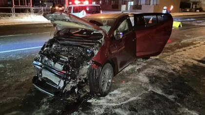 【3人死傷】軽乗用車の側面に衝突「大きくたわむ」×乗用車も”フロント大破”…70代男性が死亡し50代女性も重体―信号のない交差点で出合い頭の事故＜北海道帯広市＞