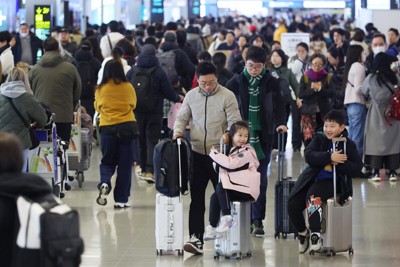 「自由に海外、うれしい」　関西国際空港で歳末出国ラッシュ始まる